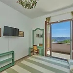 Apartment Hills