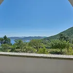 Apartment Hills