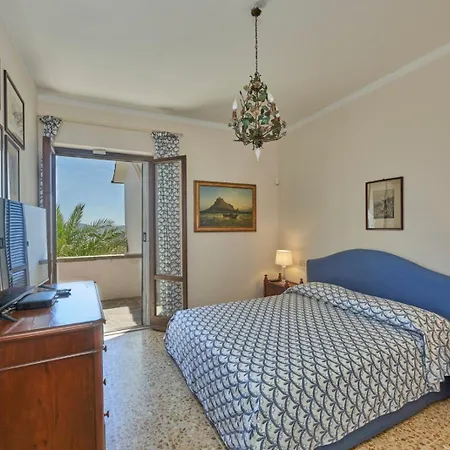 Hills Апартаменты